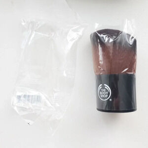 NEW Body  shop Slanted Kabuki brush
